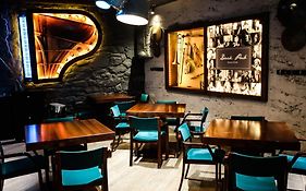 Dark Pub Hotelik
